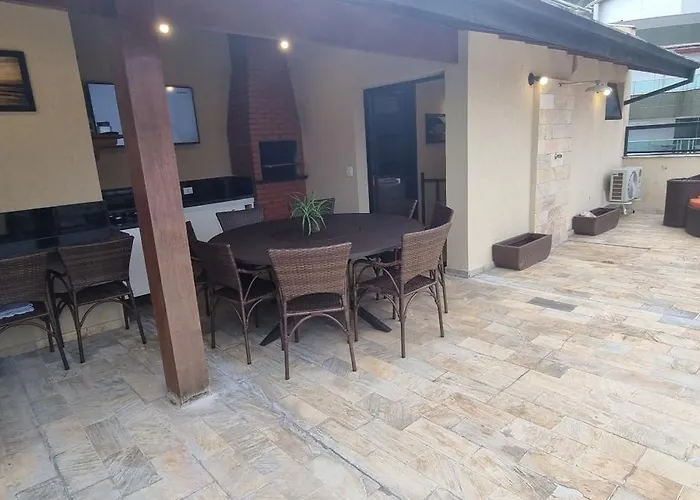 Cobertura Duplex com vista para o mar a apenas 2 minutos da praia